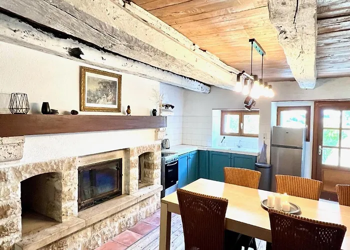 La Vesarnie Kır Evi *