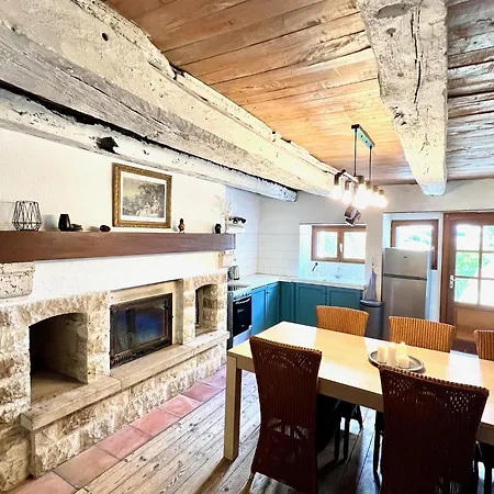 La Vesarnie 컨트리하우스 *